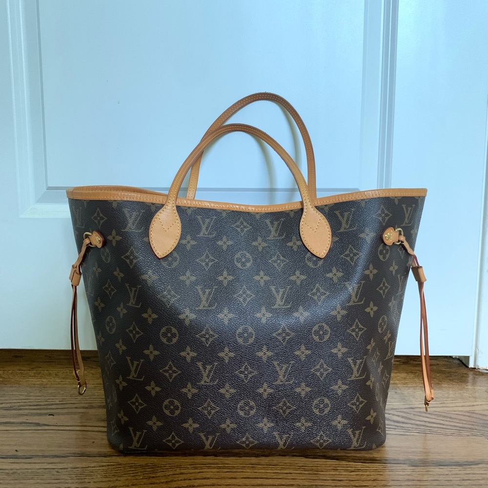 LOUIS VUITTON Neverfull in GREAT condition!
